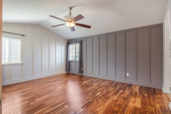 Building Photo - 512 Bluerock Dr