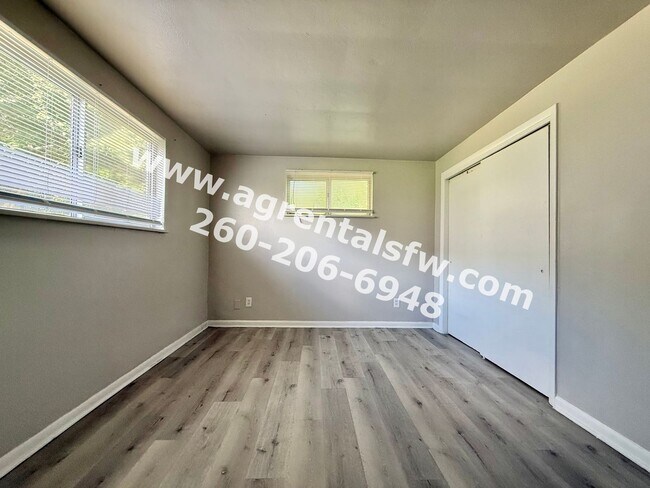 Building Photo - 4729 Northcrest Dr