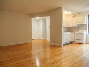 Building Photo - 88-10 34th Ave