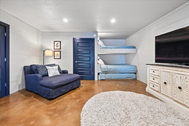 Building Photo - 1115 Red Bud Dr