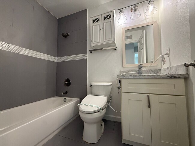 Building Photo - Remodeled, Fresh and Clean 3 Bedroom 2 Bath Home in North San Jose