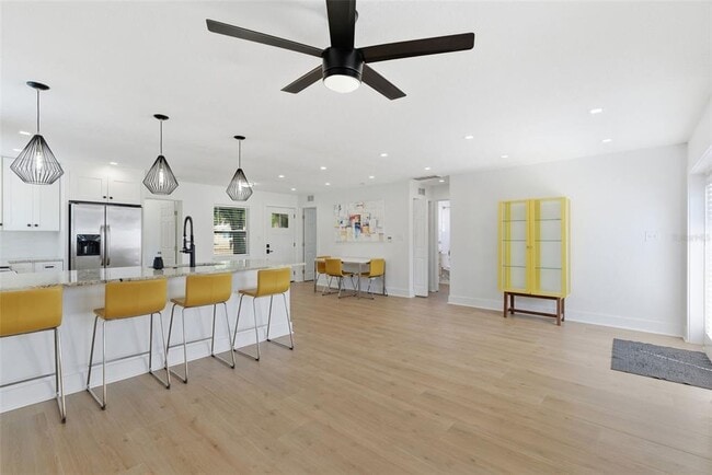 Building Photo - 3916 W Iowa Ave