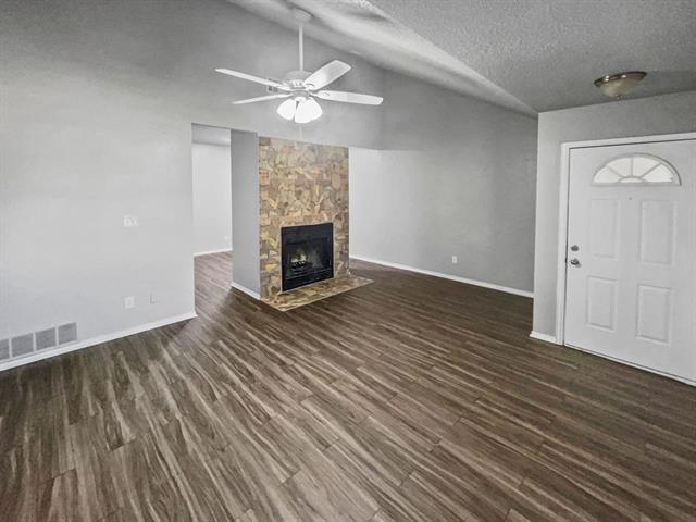 Building Photo - 10605 Flamewood Dr