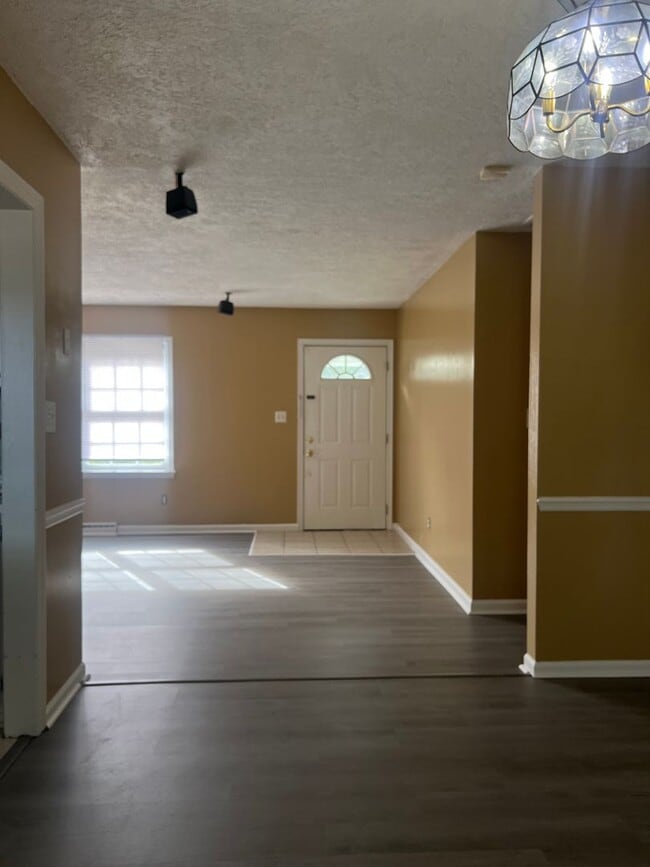 Building Photo - 848 Catalina Dr