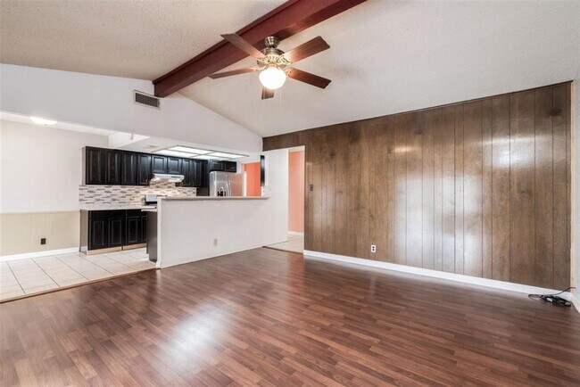 Building Photo - 4700 Franklin Park Dr