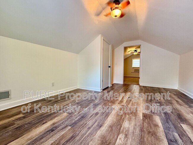 Building Photo - 839 Henry Clay Blvd