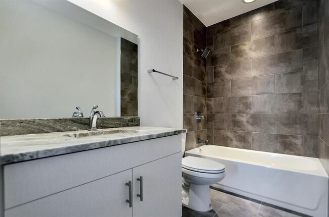 Building Photo - 401 N Oregon Ave