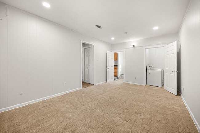 Building Photo - 6619 Maybank Dr