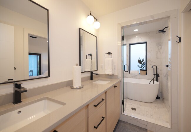 Primary Bathroom - 425 Mail Cabin Dr