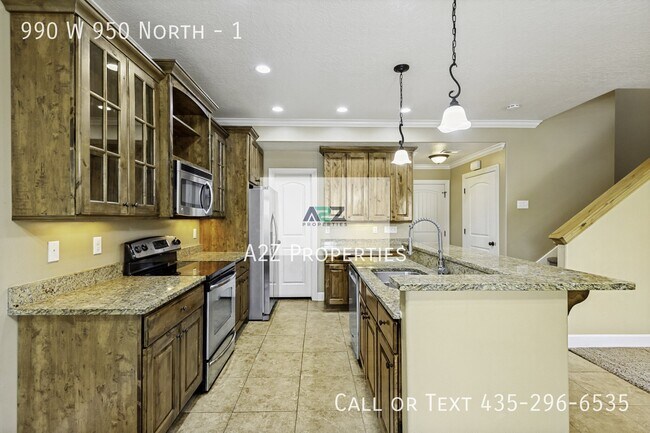 Building Photo - 990 W 950 N