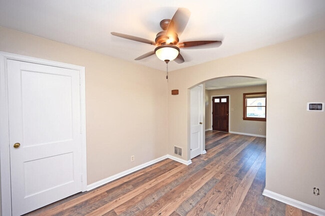 Building Photo - 27 Pleasant Ridge Ave