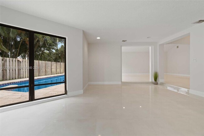 Building Photo - 8881 N Lake Dasha Dr