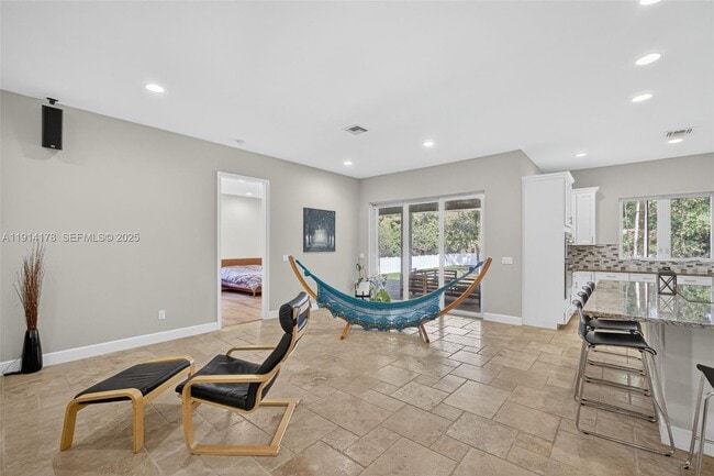 Building Photo - 18369 Mellen Ln