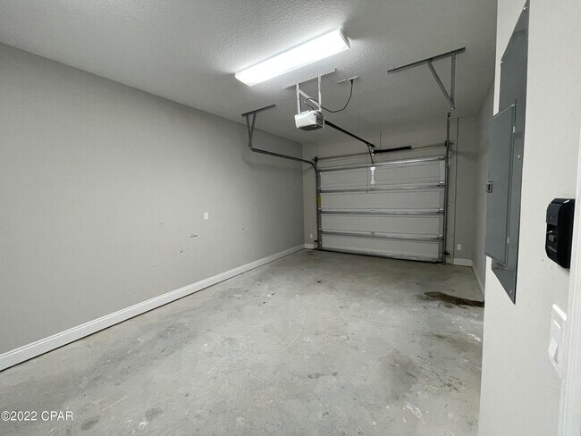 Building Photo - 22940 Ann Miller Rd