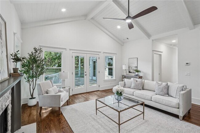 Building Photo - 1036 Dell Ave SE