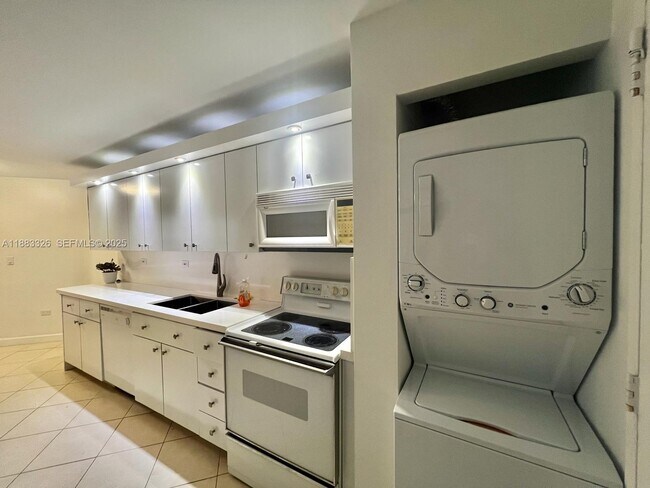 Building Photo - 7135 Collins Ave