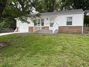 Building Photo - 3 Bedroom / 2 Bath Updated Home / Large Fenced Yard / Brand-New Multi-Level Deck