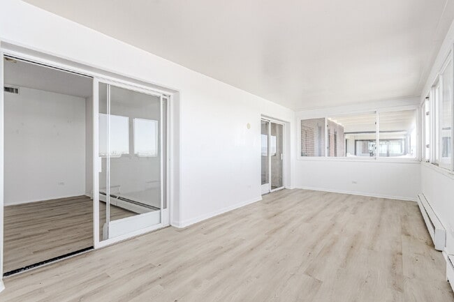 Building Photo - 3131 E Alameda Ave