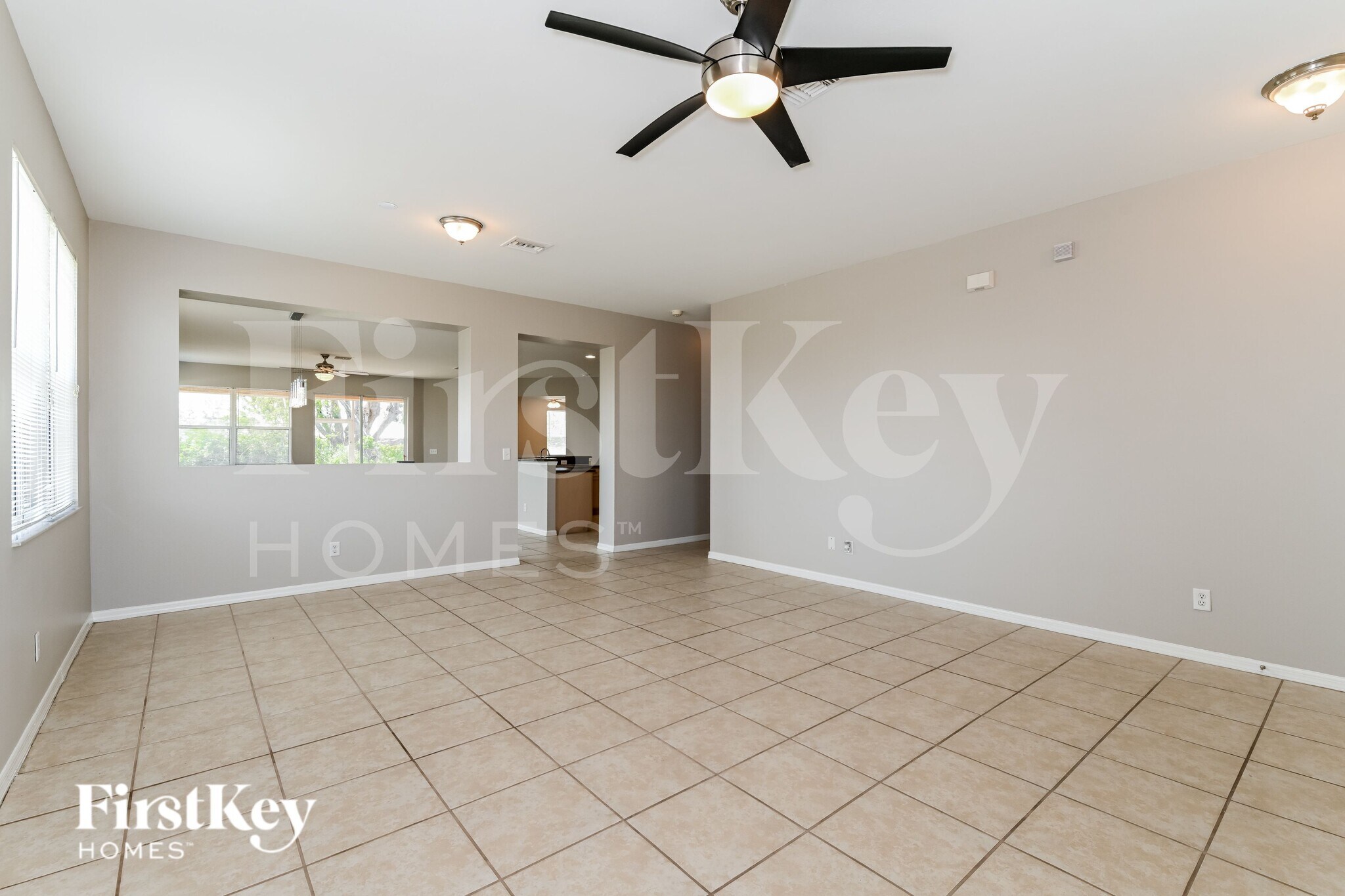 Building Photo - 1325 NW 20th Ct