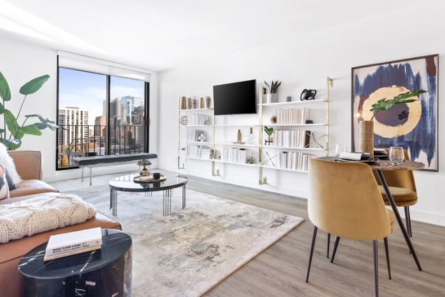 Building Photo - 1250 N Wells St