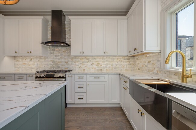 Building Photo - 7 Victoria Ln