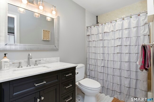 Building Photo - 1 Linden Pl