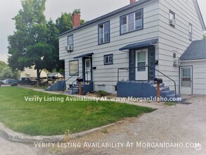 Building Photo - Conveniently located 1 bedroom with washer...