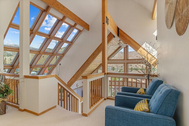 Building Photo - Luxurious Fully Furnished 3-Bedroom, 4-Bathroom Home – Move-In Ready!