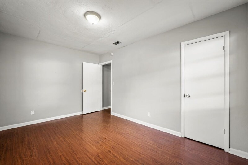 Building Photo - 1831 Lambert St