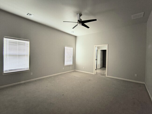 Building Photo - 2832 Wild Rose Ln