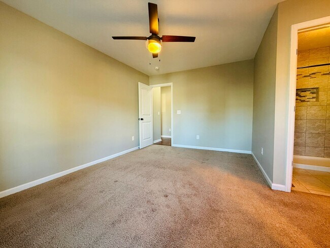 Building Photo - Middle Creek