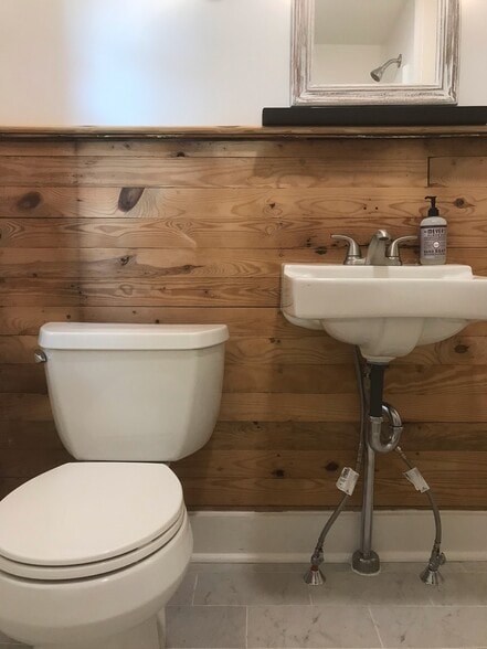 Building Photo - 27320 Morgnec Rd