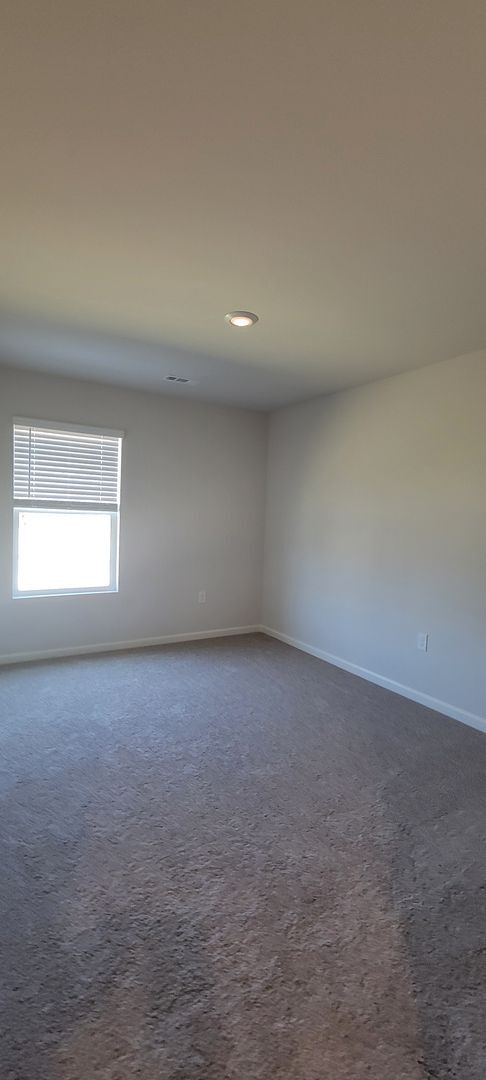 Building Photo - 23 Berryville Dr
