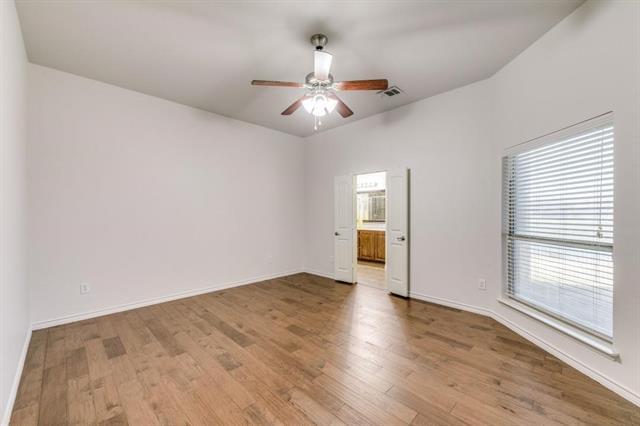 Building Photo - 1802 Sanderlain Ln