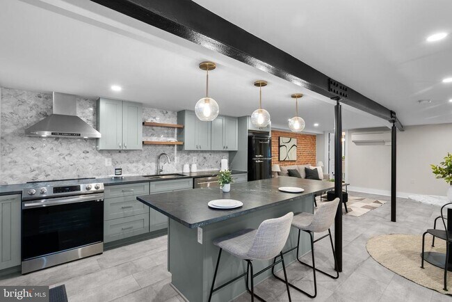 Building Photo - 1616 Kilbourne Pl NW