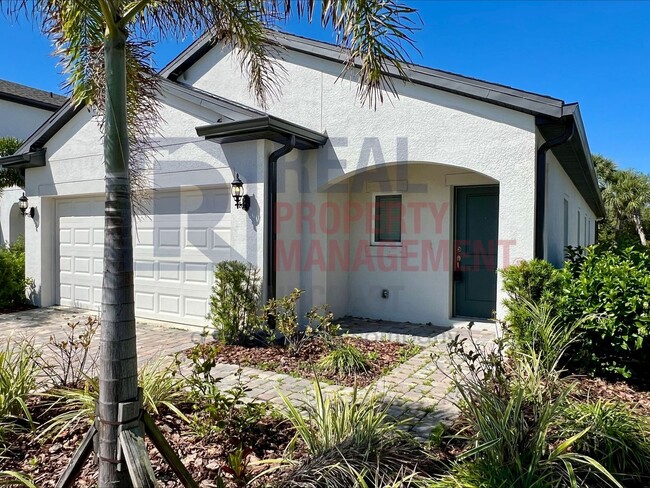 Building Photo - Amazing 3 bedroom home available now!