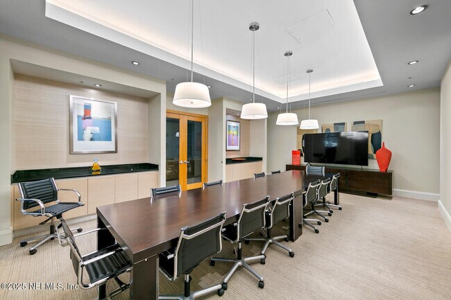 Building Photo - 1431 Riverplace Blvd