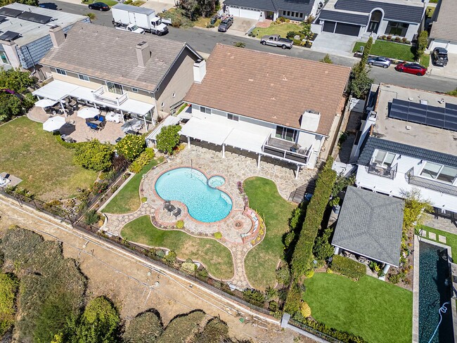 Building Photo - Ocean View Home