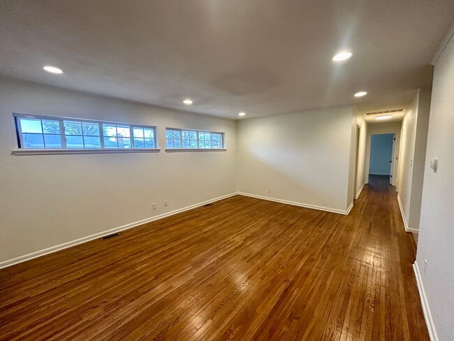 Primary Photo - Beautiful updated Midtown home in the love...