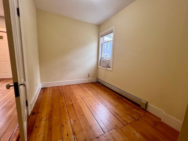 Building Photo - 188 Franklin St