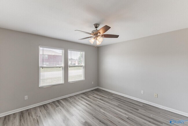 Building Photo - 163 Sedgewick Dr