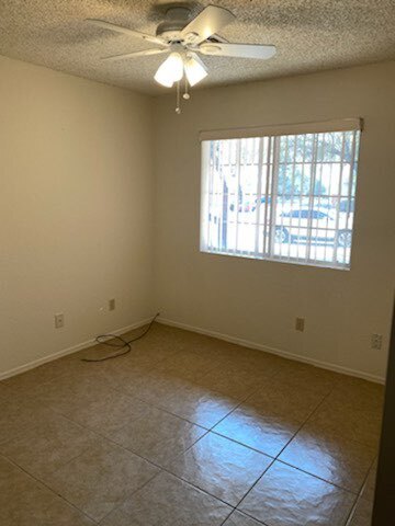 Building Photo - FOR RENT