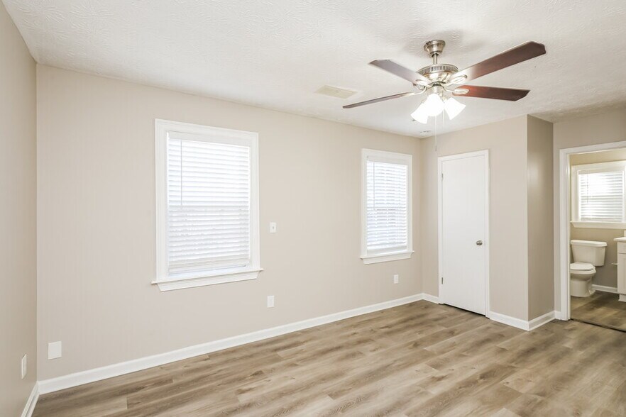 Building Photo - 1241 Owen Cir