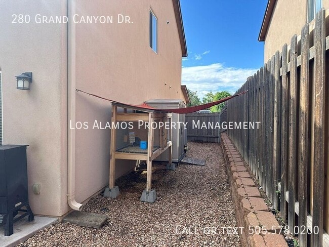 Building Photo - 280 Grand Canyon Dr