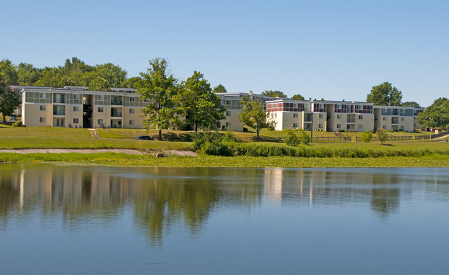 Building Photo - Village at Lakeview Apartments