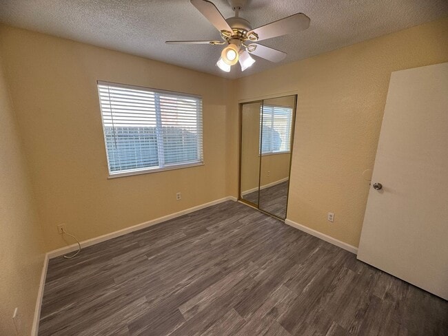 Building Photo - 3 Bedroom Home with RV Parking!