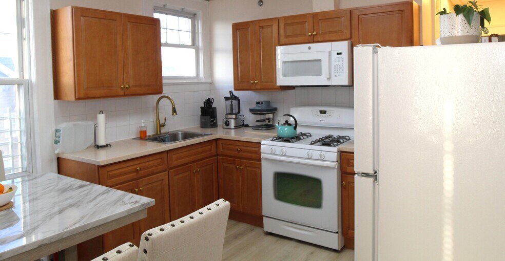 Building Photo - 24 Rutland Ave