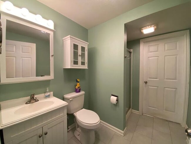 Building Photo - $1,975 | 3 Bedroom, 2.5 Bathroom Home | Ca...