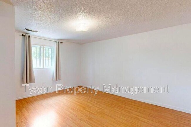 Building Photo - 1630 Griegos Rd NW