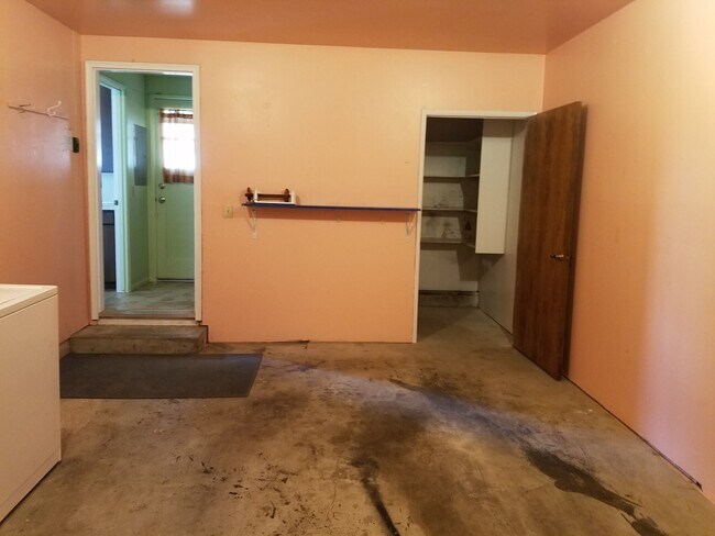 Single car Garage & Storage Room - 110 N Dean St